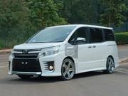 White 2016 Toyota Voxy: Efficient & Comfortable MPV for sale