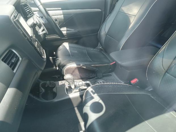 Mitsubishi Outlander 2016 Blue