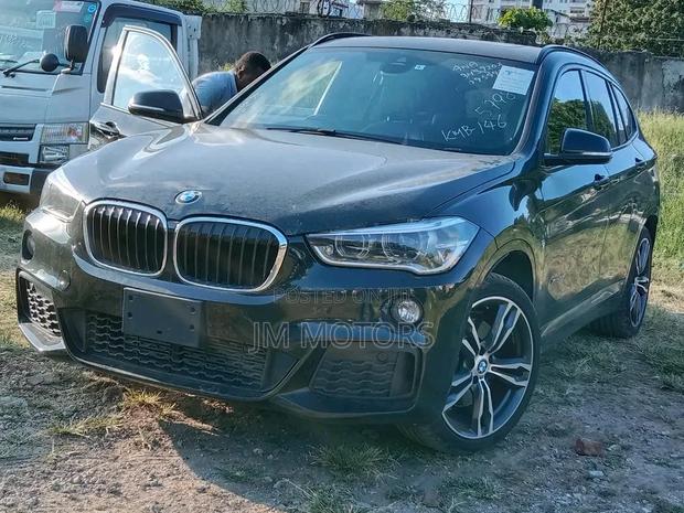 Well-maintained interior and exterior, showroom-like condition.