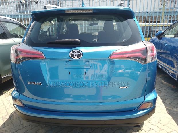 Toyota RAV4 2016 Blue