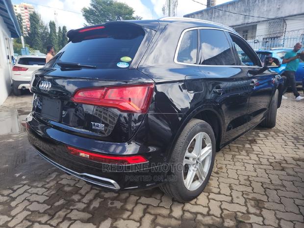 New Black Audi Q5 2018 - Premium Black SUV