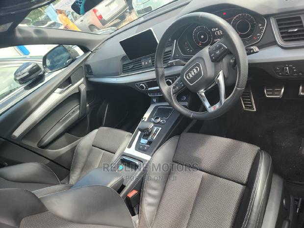 New Black Audi Q5 2018 - Premium Black SUV