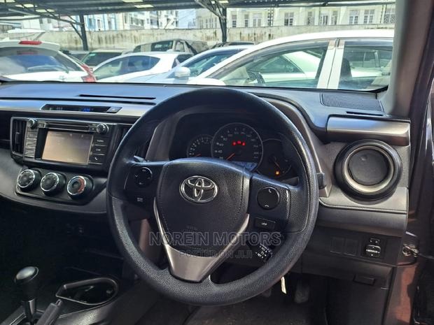 Gray Toyota RAV4 2016 - Quality Pre-owned SUV for Sale