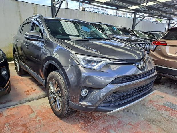Gray Toyota RAV4 2016 - Quality Pre-owned SUV for Sale