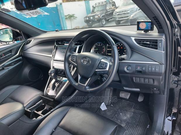 Matt Black 2017 Toyota Harrier: Exquisite Off-Roader