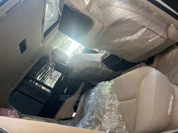 2023 Toyota Land Cruiser White: Performance Edition