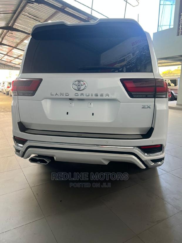 2023 Toyota Land Cruiser White: Performance Edition