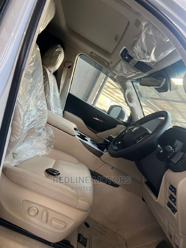 2023 Toyota Land Cruiser White: Performance Edition