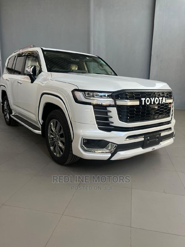 2023 Toyota Land Cruiser White: Performance Edition