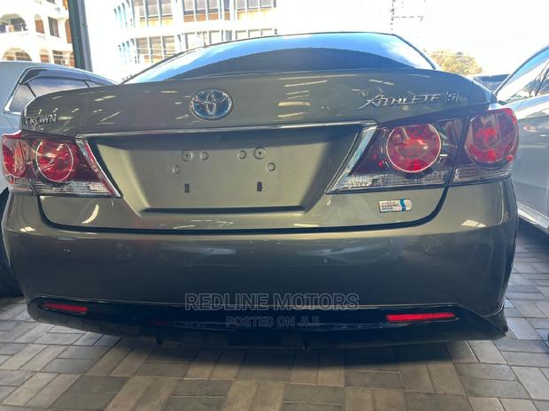 2016 Green Crown Toyota: Redefine Luxury and Sustainability