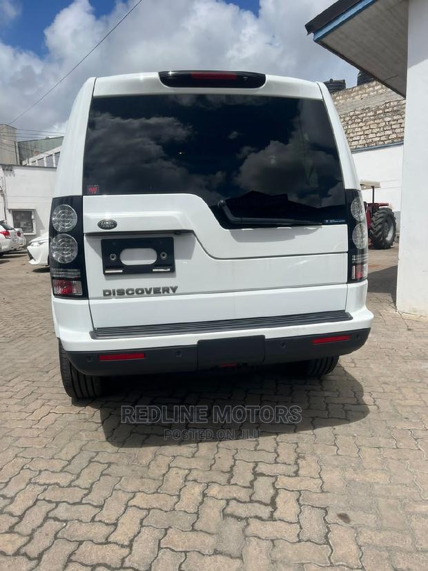 2016 Land Rover Discovery Pearl: Sophisticated Explorer