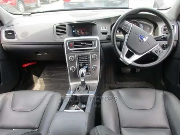 2016 Volvo V60 Black - Luxury Wagon for Sale