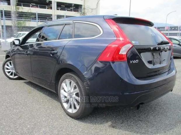 2016 Volvo V60 Black - Luxury Wagon for Sale