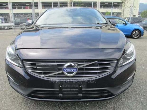 2016 Volvo V60 Black - Luxury Wagon for Sale