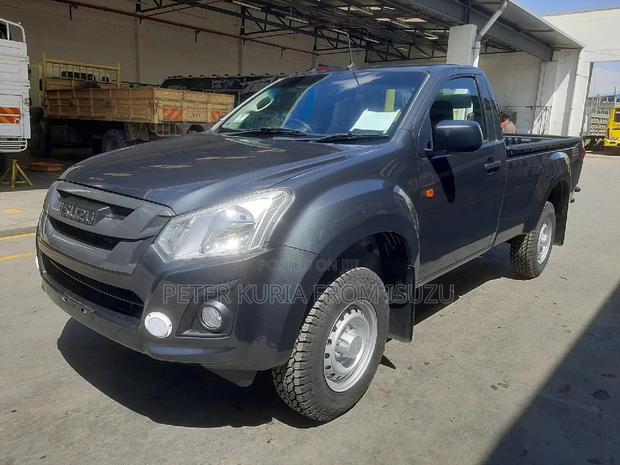 Isuzu D-MAX 2023 Gray - Redefining Off-Road Adventure