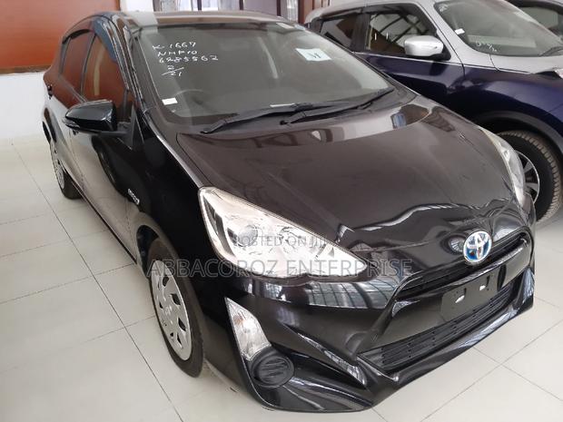 Toyota Aqua 2016 Black