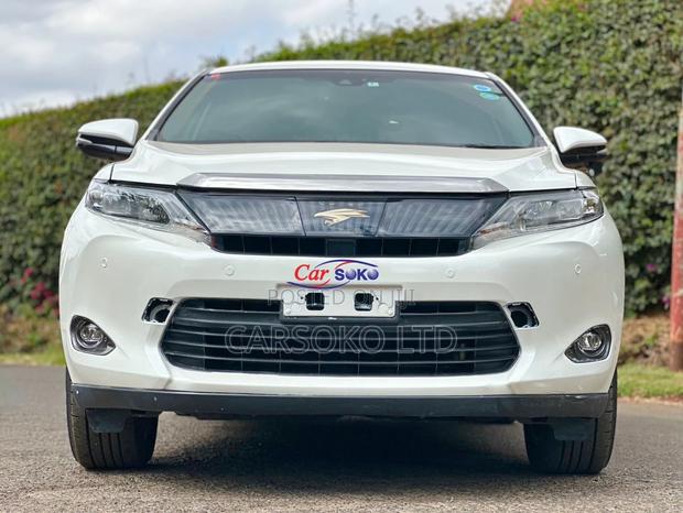 White Toyota Harrier 2016 - Perfect for Your Family Adventures