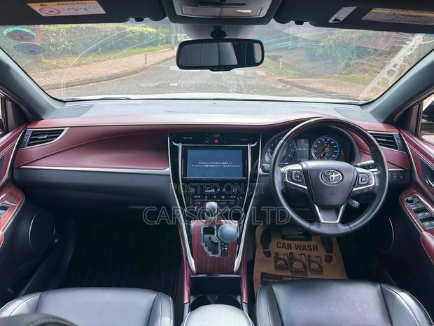 White Toyota Harrier 2016 - Perfect for Your Family Adventures