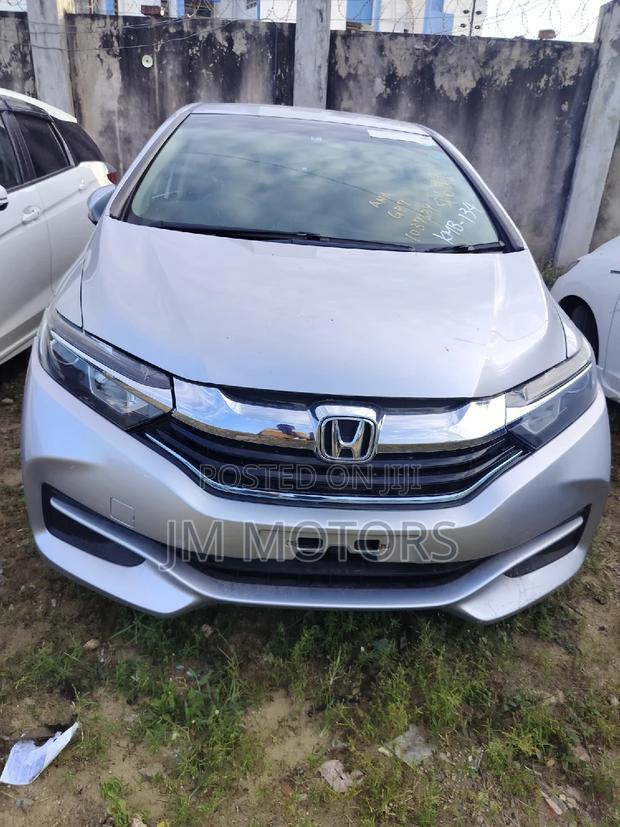 2016 Honda Fit Shuttle in Silver - Low Mileage and Well-Maintained