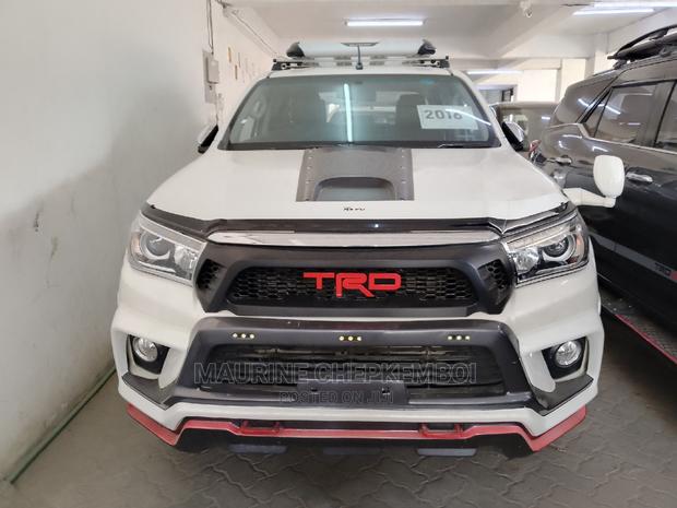Toyota Hilux 2016 White