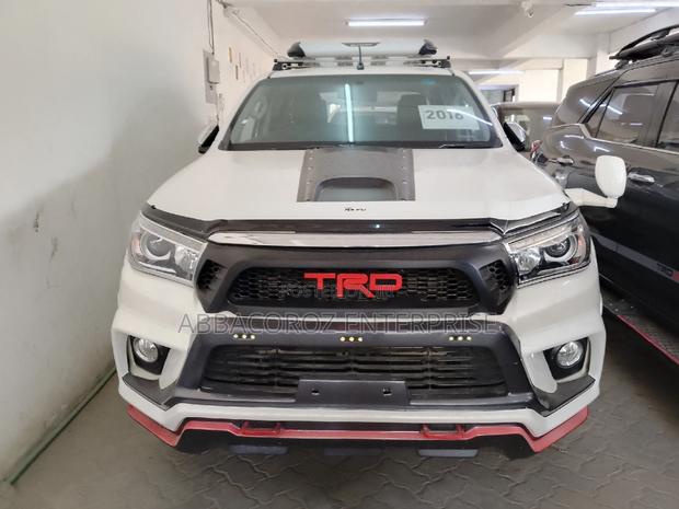 Toyota Hilux 2016 White