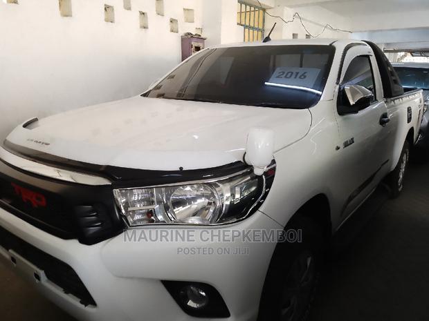 Toyota Hilux 2016 White