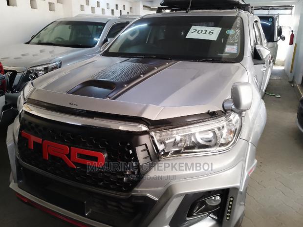 Toyota Hilux 2016 Gray