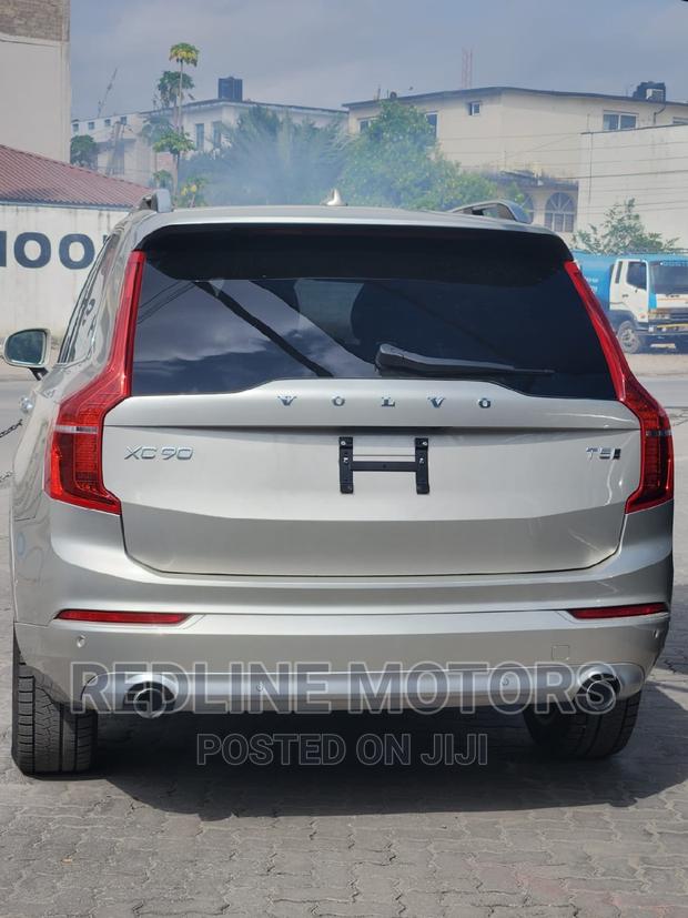 2017 Volvo XC90 Brown - Spacious SUV with Style and Comfort