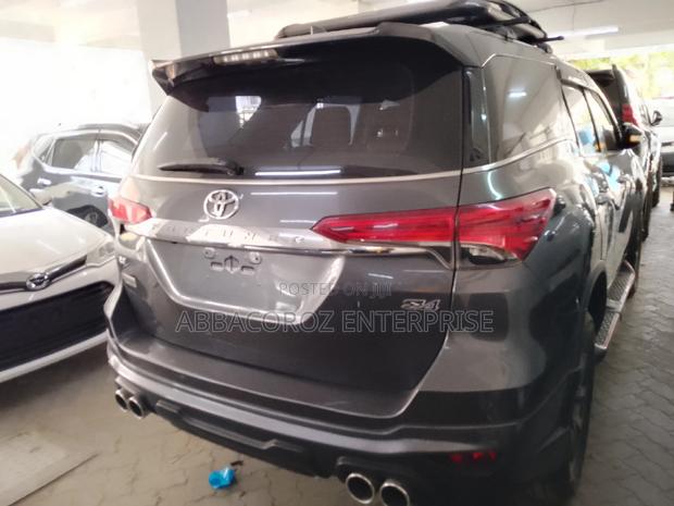 Toyota Fortuner 2016 Gray