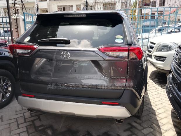 Toyota RAV4 2020 Gray