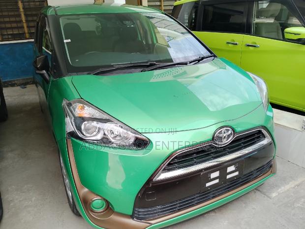 Toyota Sienta 2016 Green