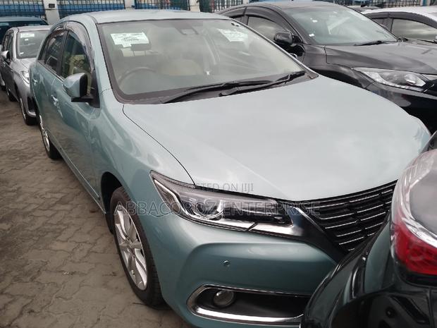Toyota Premio 2018 Green