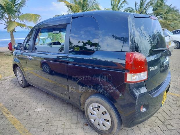 2015 Toyota Porte Black - Modern Compact Car, Great Value