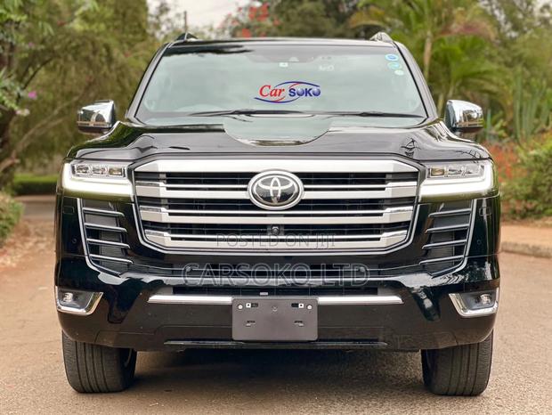 Black 2022 Toyota Land Cruiser 3.3 Diesel 4WD: Off-Road Excellence