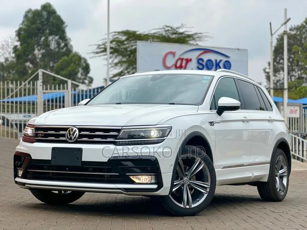 2017 Tiguan Volkswagen - White, Versatile and Spacious SUV