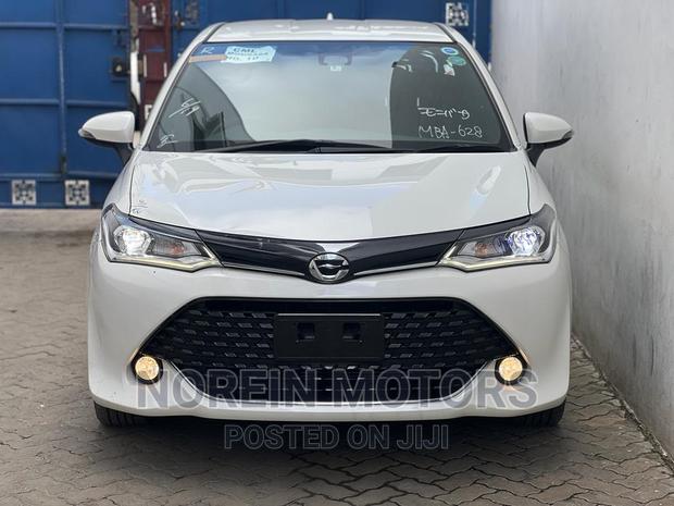 Second-Hand 2017 Toyota Corolla Fielder Off-White