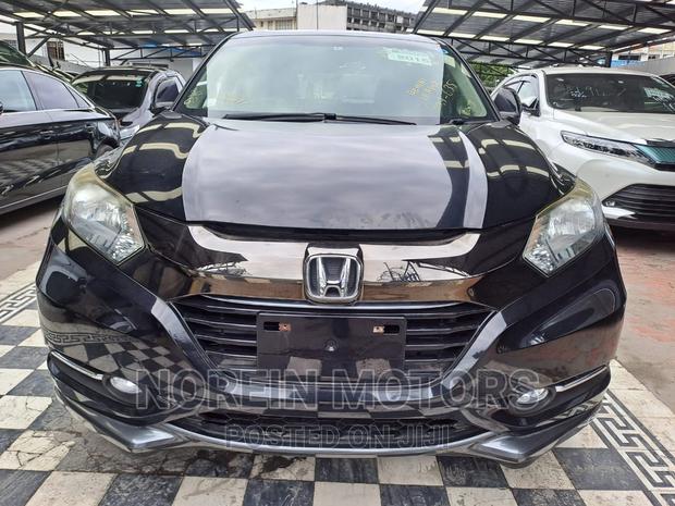Black Honda Vezel 2016 - Modern Compact SUV for Sale
