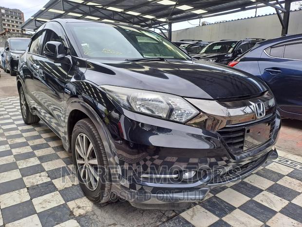 Black Honda Vezel 2016 - Modern Compact SUV for Sale
