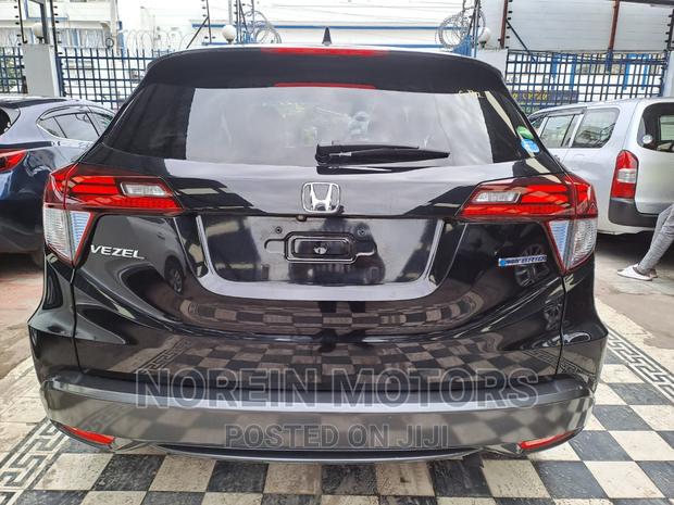 Black Honda Vezel 2016 - Modern Compact SUV for Sale