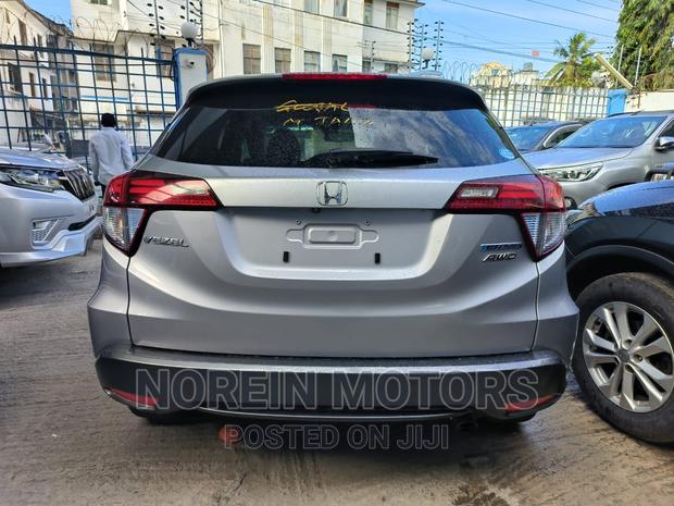 2016 Silver Honda Vezel - Used Compact SUV for Sale