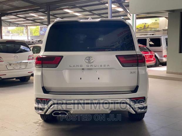 2023 Toyota Land Cruiser White: Luxury SUV for the Adventurous