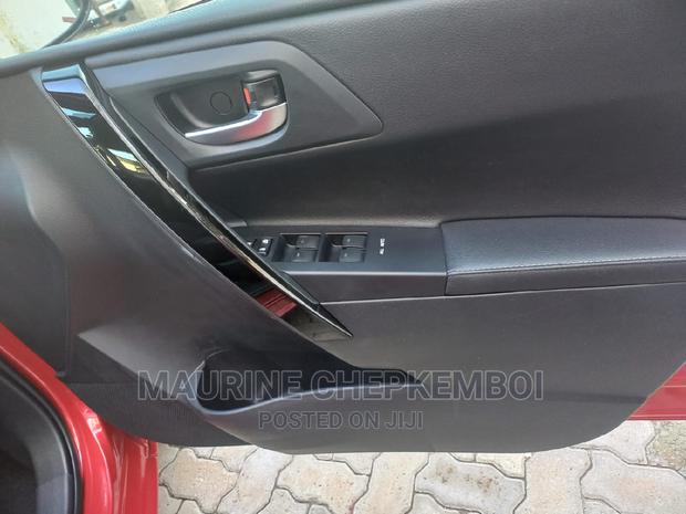 Toyota Auris 2016 Red