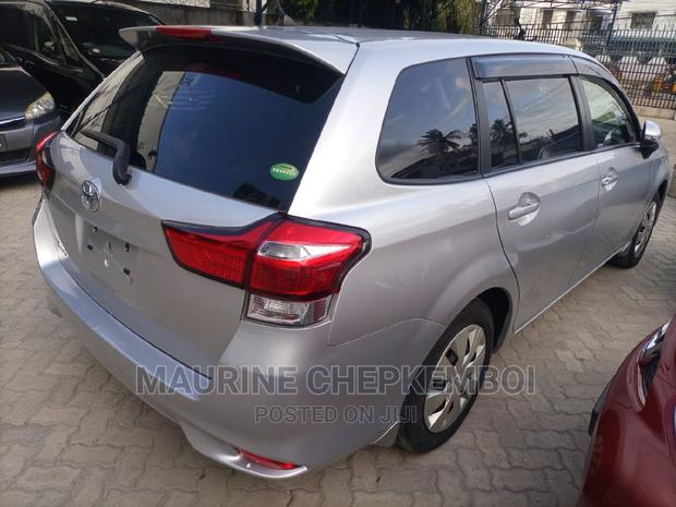 Toyota Corolla Fielder 2017 Silver