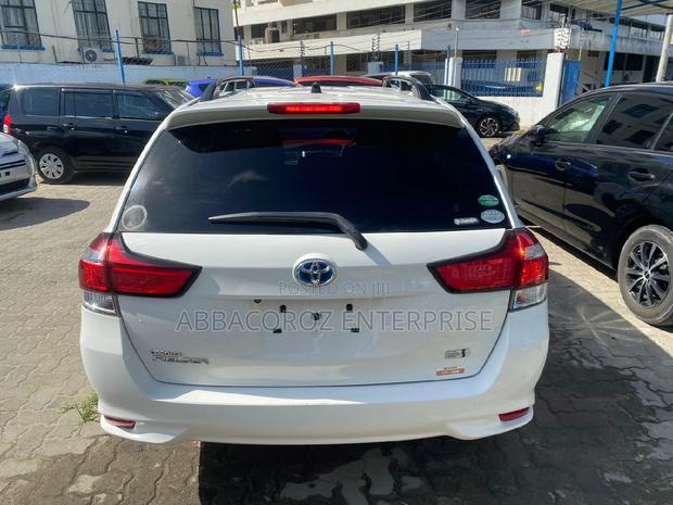 Toyota Corolla Fielder 2016 White