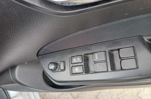 Suzuki Swift 2016 Silver