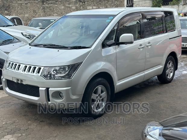 2016 Mitsubishi Delica Off-White: Multiple Variants for Your Ultimate Ride