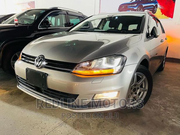 Silver 2017 Volkswagen Golf Variant - Perfect for Long Journeys