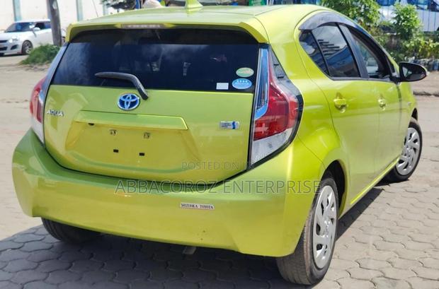 Toyota Aqua 2016 Green