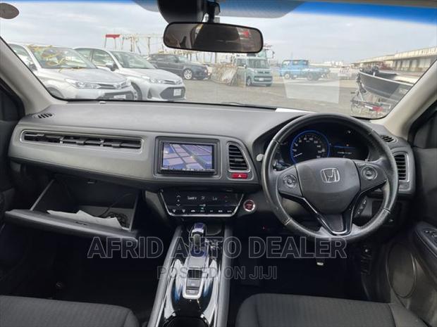 2016 Honda Vezel Hybrid 1.5L 2WD White: Affordable and Eco-Friendly SUV