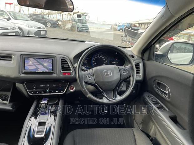 2016 Honda Vezel Hybrid 1.5L 2WD White: Affordable and Eco-Friendly SUV